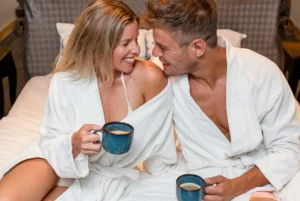 Suites Wellness sprimont couple petit déjeuner
